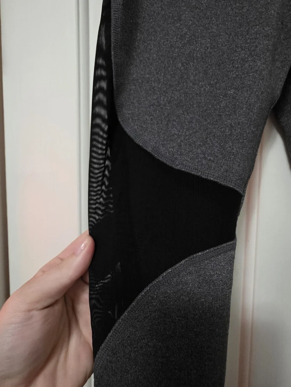 ALO Yoga Coast Stirrup Womens Leggings Size XS Black/gray